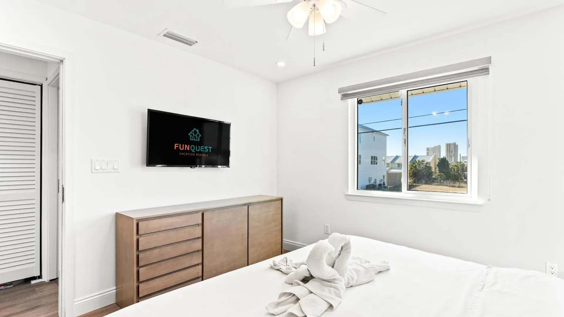 Ocean Breeze 2C Apartment Panama City Beach